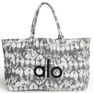 Alo yoga fitness bag